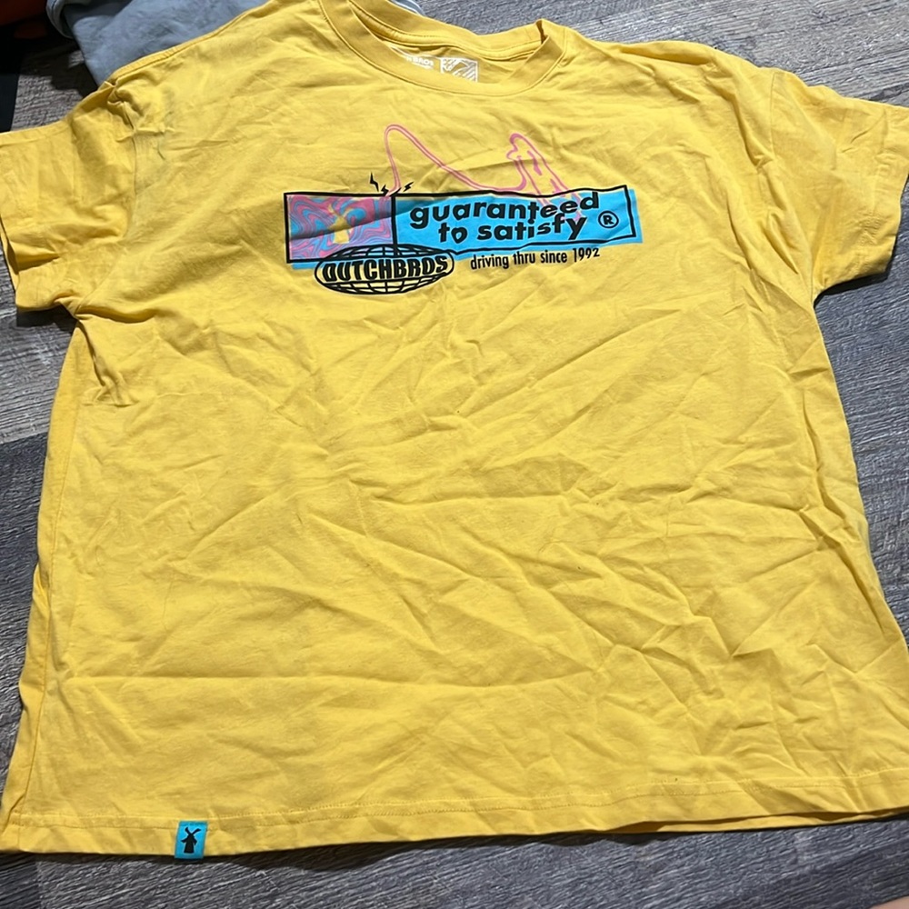 women’s medium dutch shirt